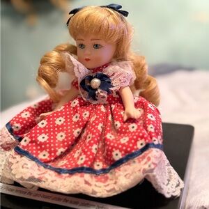 Kingstate The Dollcrafter - Porcelain Doll - Vintage - Pearl Red Lace Flower